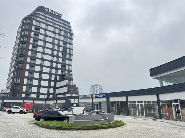 Huzzak Tower Plus'ta Metroya 300 m Cadde Dükkanı — Başakşehir, İstanbul